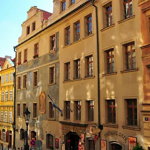  Apartman Thunovska